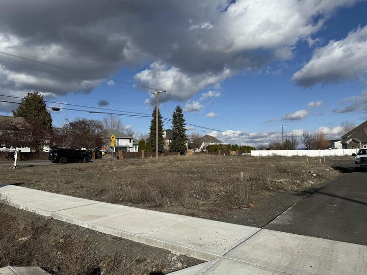 Property Photo:  8616 W Panorama Dr Lot 1  WA 99208 