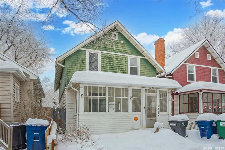Photo de la propriété:  1310 G Avenue N  SK S7M 2Z4 