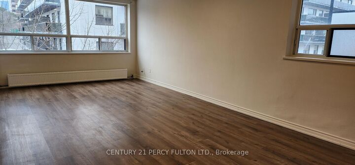 Photo de la propriété:  2202 Weston Road 318  ON M9N 1Y3 