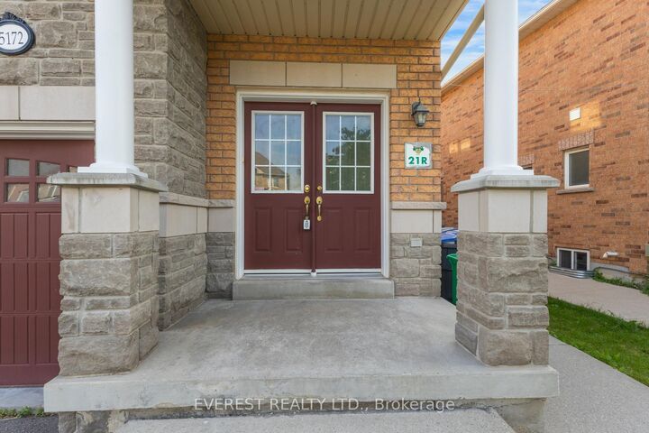 Property Photo: 5172 Nestling Grove ON L5M 0L2