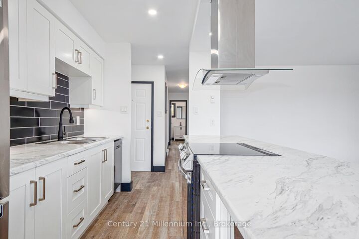 Property Photo:  250 Hurontario Street 2  ON L9Y 2M3 