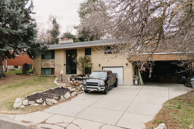 Property Photo: 5055 Kiwana Dr UT 84403