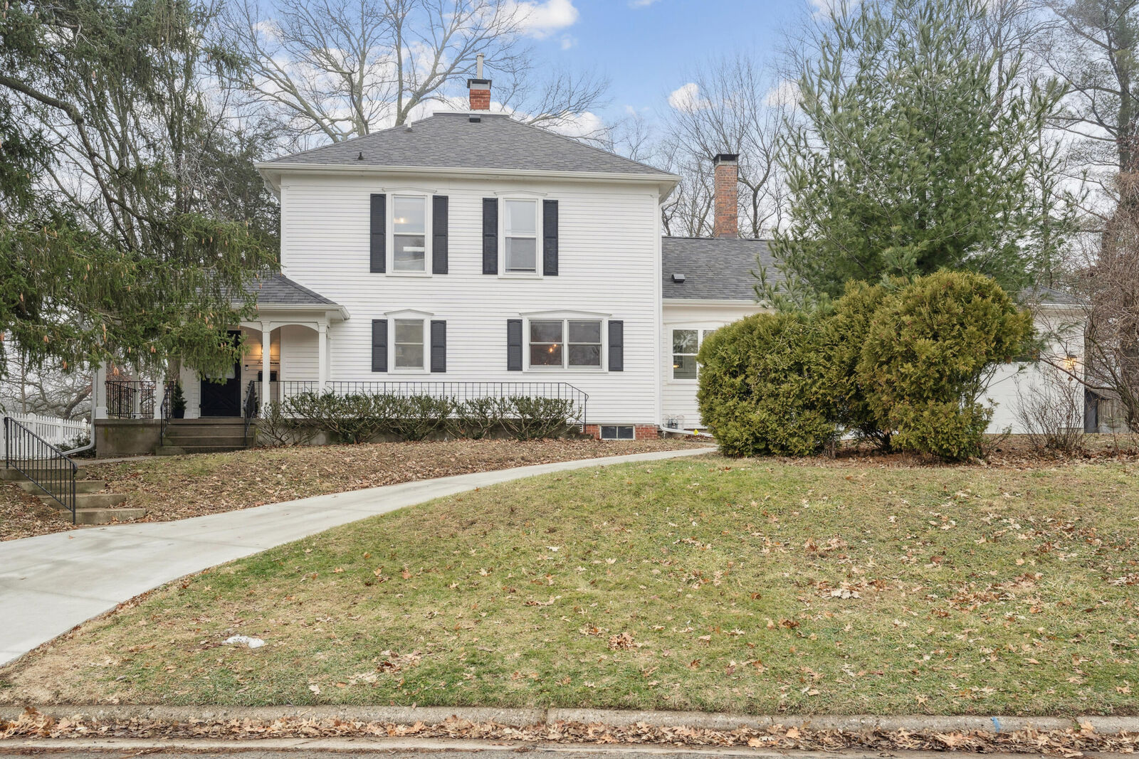 Property Photo:  411 Oliver Avenue  IA 50014 