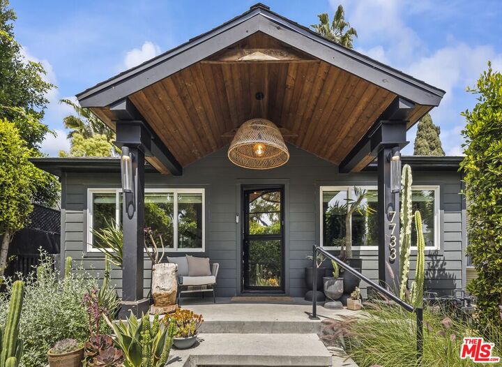 Property Photo:  7733 Lexington Ave  CA 90046 