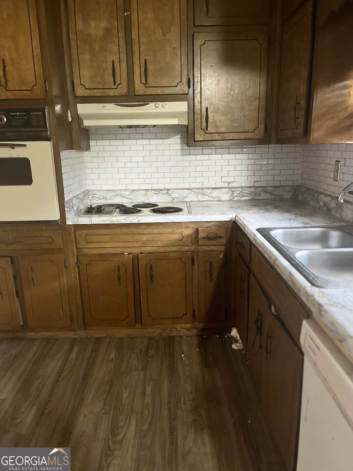 Property Photo:  1336 White Oak Street SE  GA 30013 