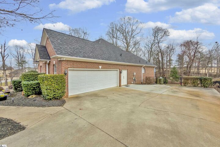 Property Photo:  123 N Woodfin Ridge Drive  SC 29349 