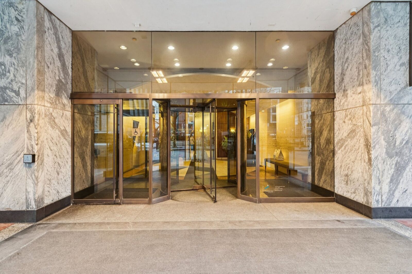 Property Photo:  180 E Pearson Street 4202  IL 60611 