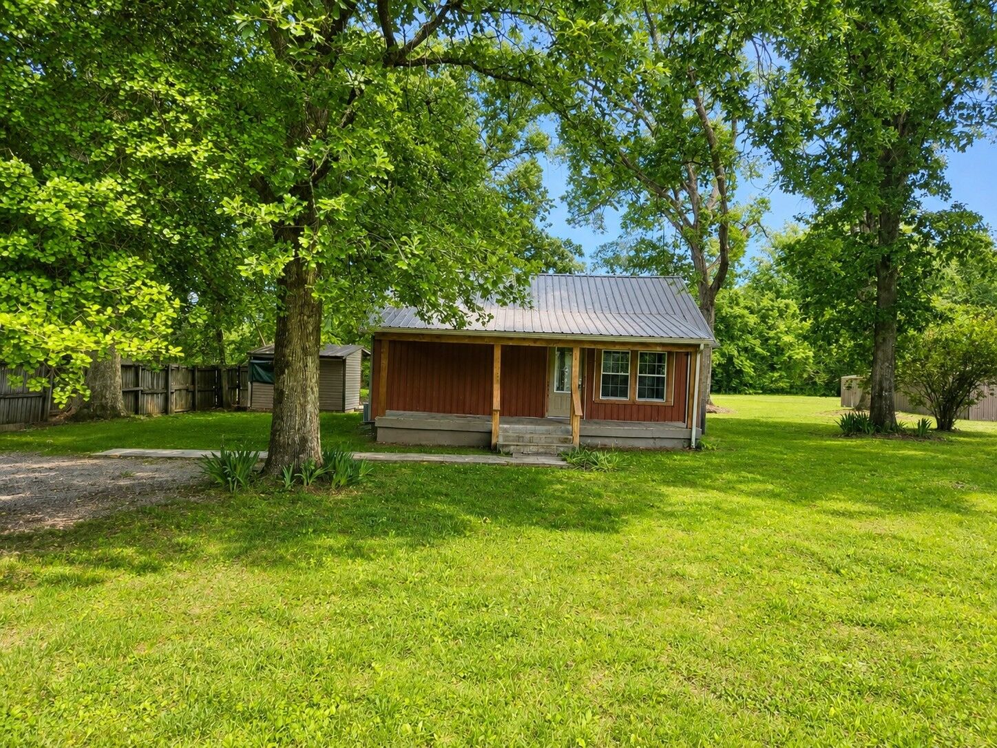 Property Photo: 502 E Monroe St TN 37388