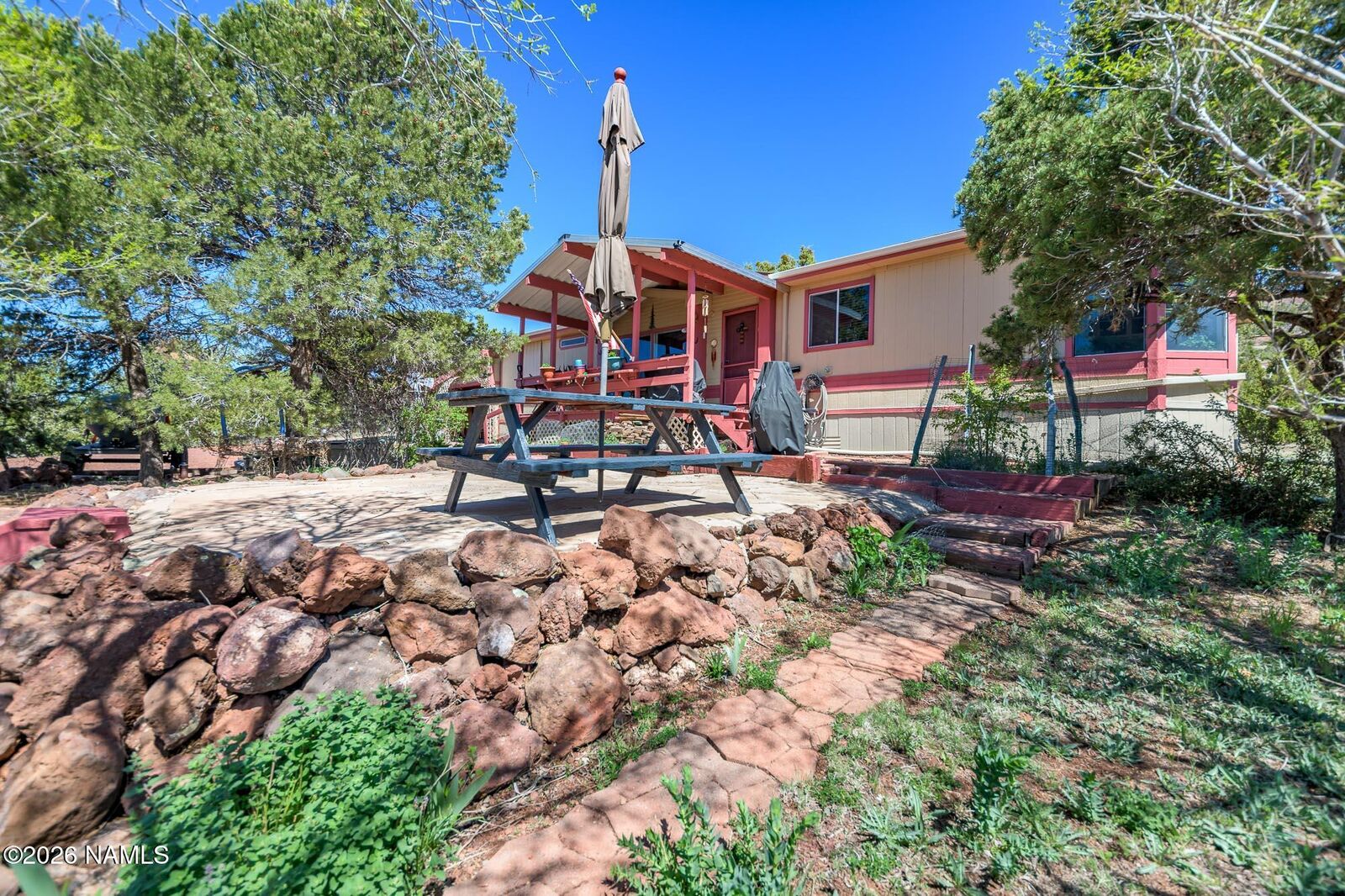 Property Photo: 1733 E Tangerine Street AZ 86046