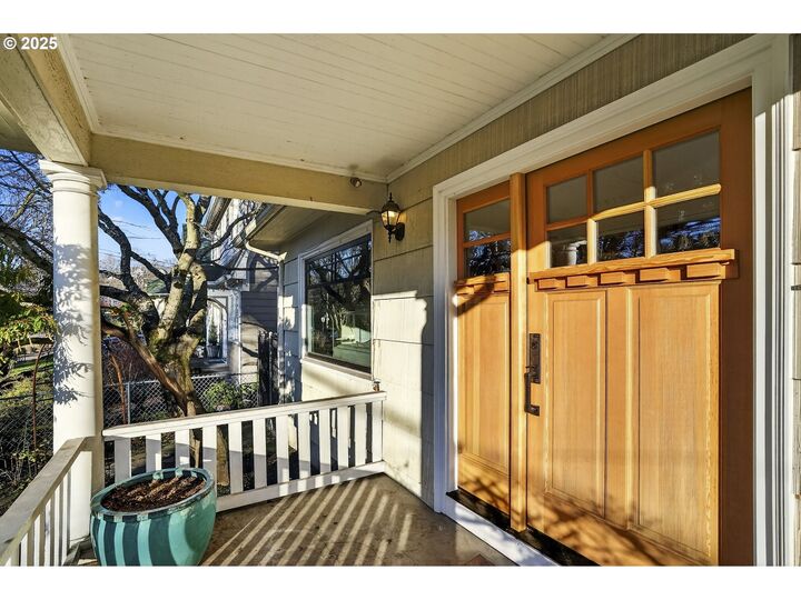 Property Photo: 2614 NE 42nd Ave OR 97213