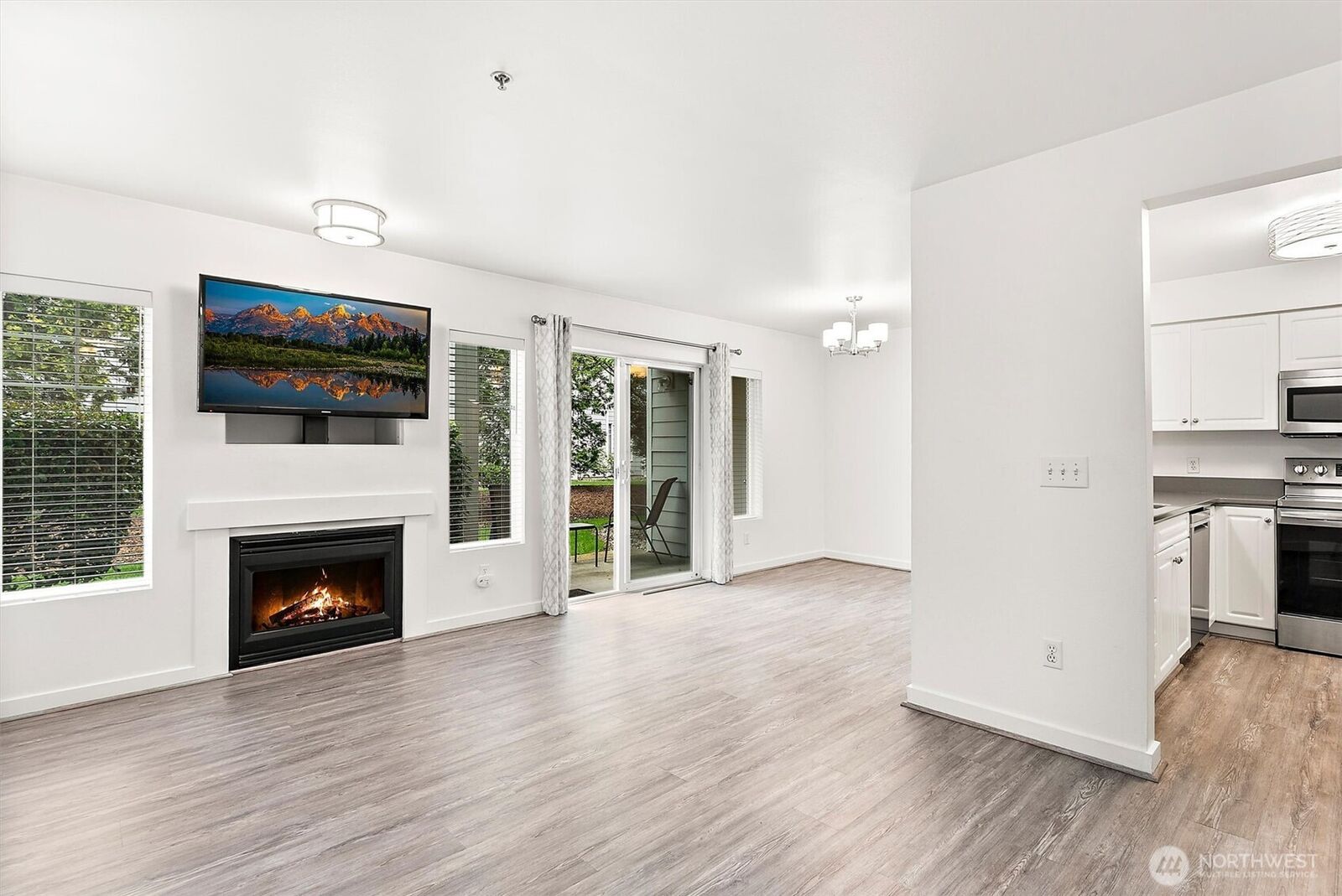 Property Photo: 15150 140th Way SE S-103 WA 98058