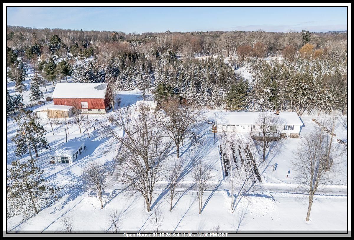 Property Photo: E8130 Flease Road WI 54961-8021