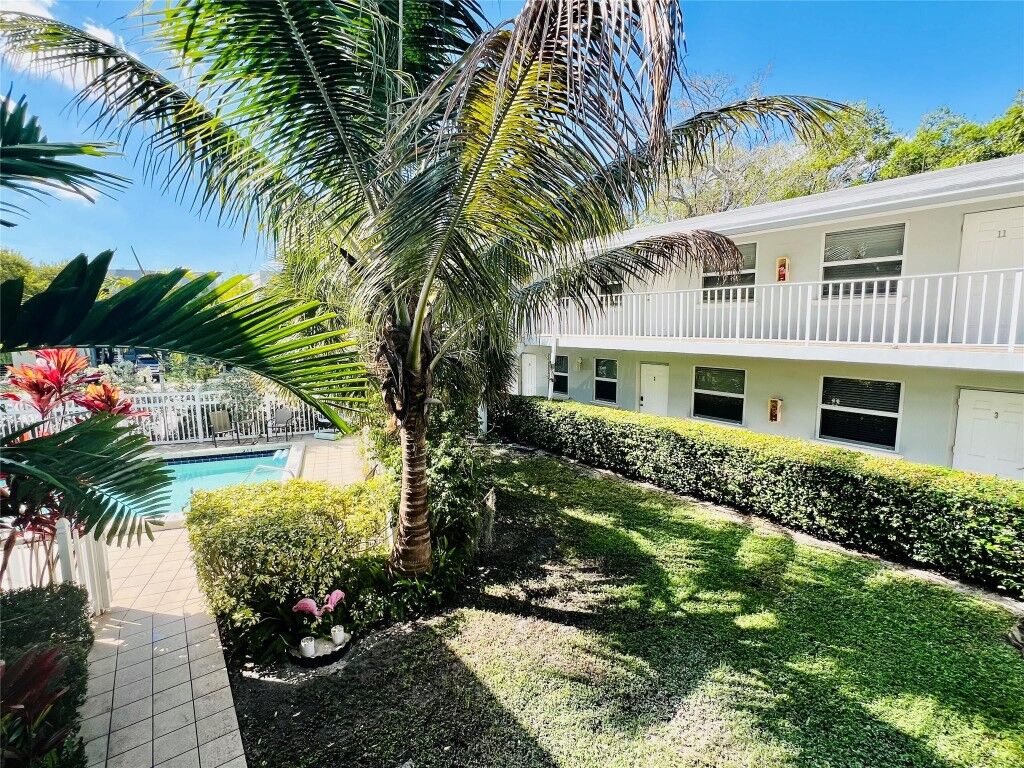 Property Photo:  417 NE 17th Avenue 6  FL 33301 