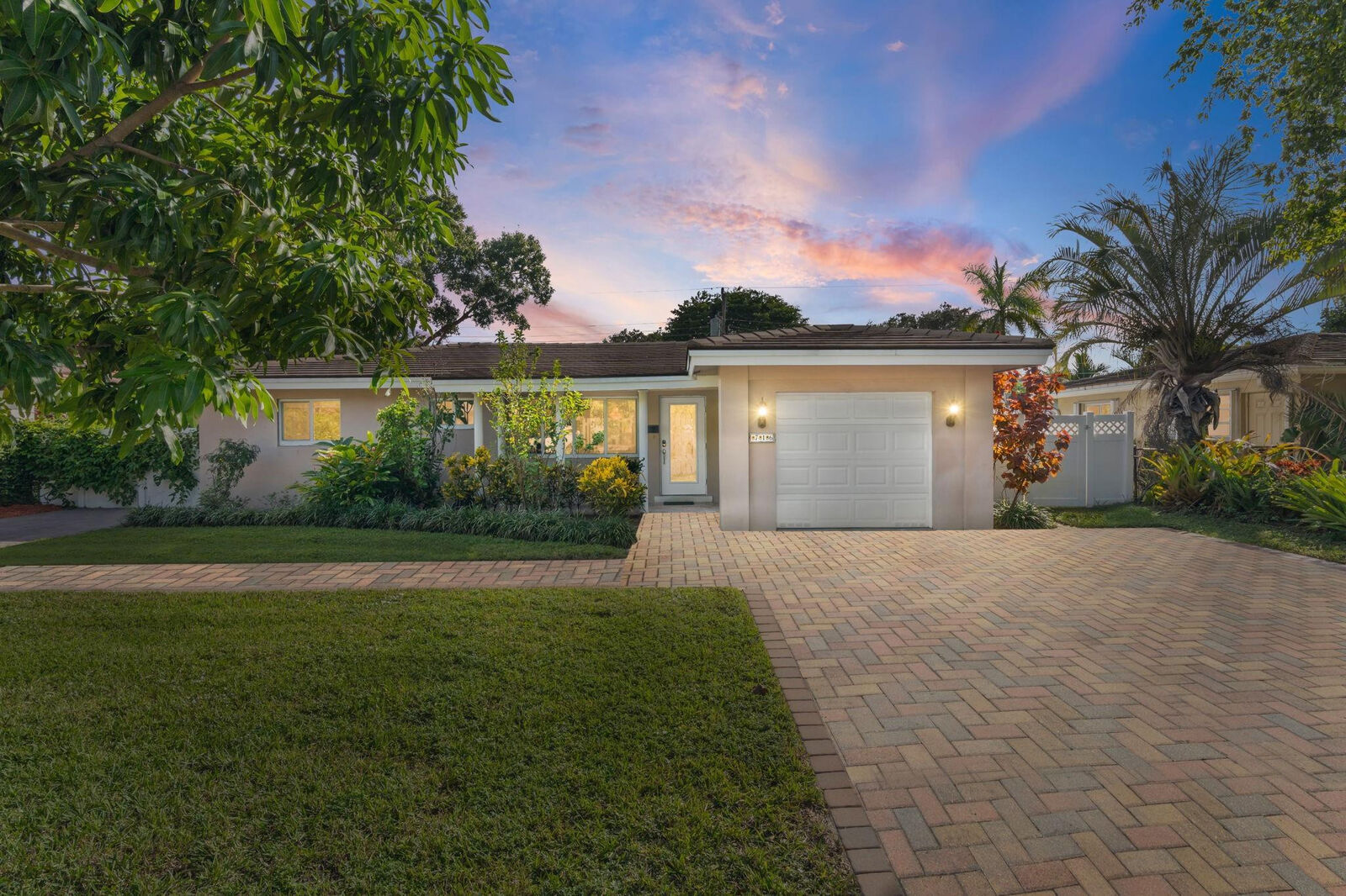 Property Photo: 716 NE 20th Drive FL 33305