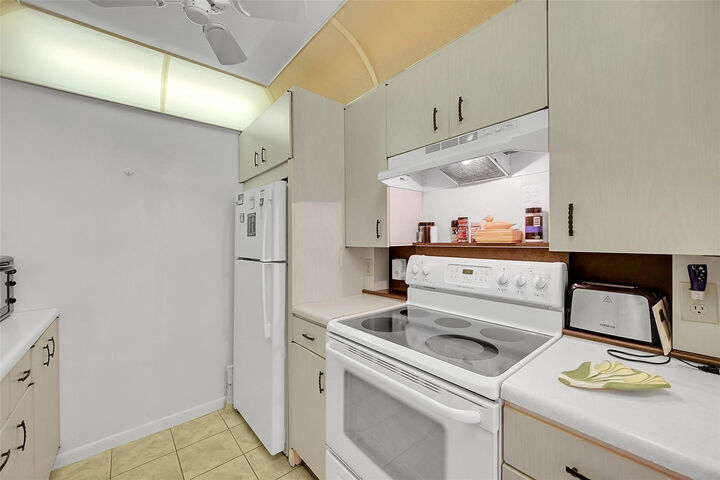 Property Photo:  2801 Victoria Way D3  FL 33066 