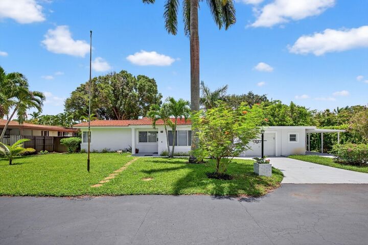 Property Photo: 316 NW 24th Street FL 33311