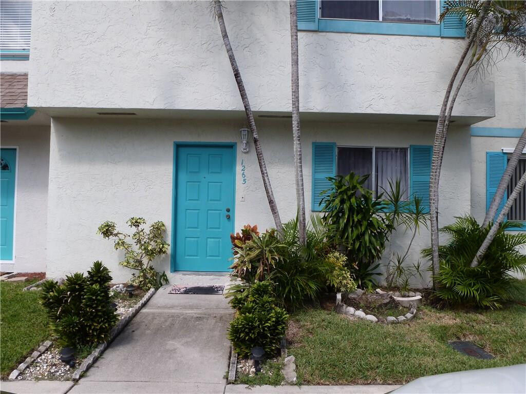 Property Photo: 1265 Sussex Drive 1265 FL 33068