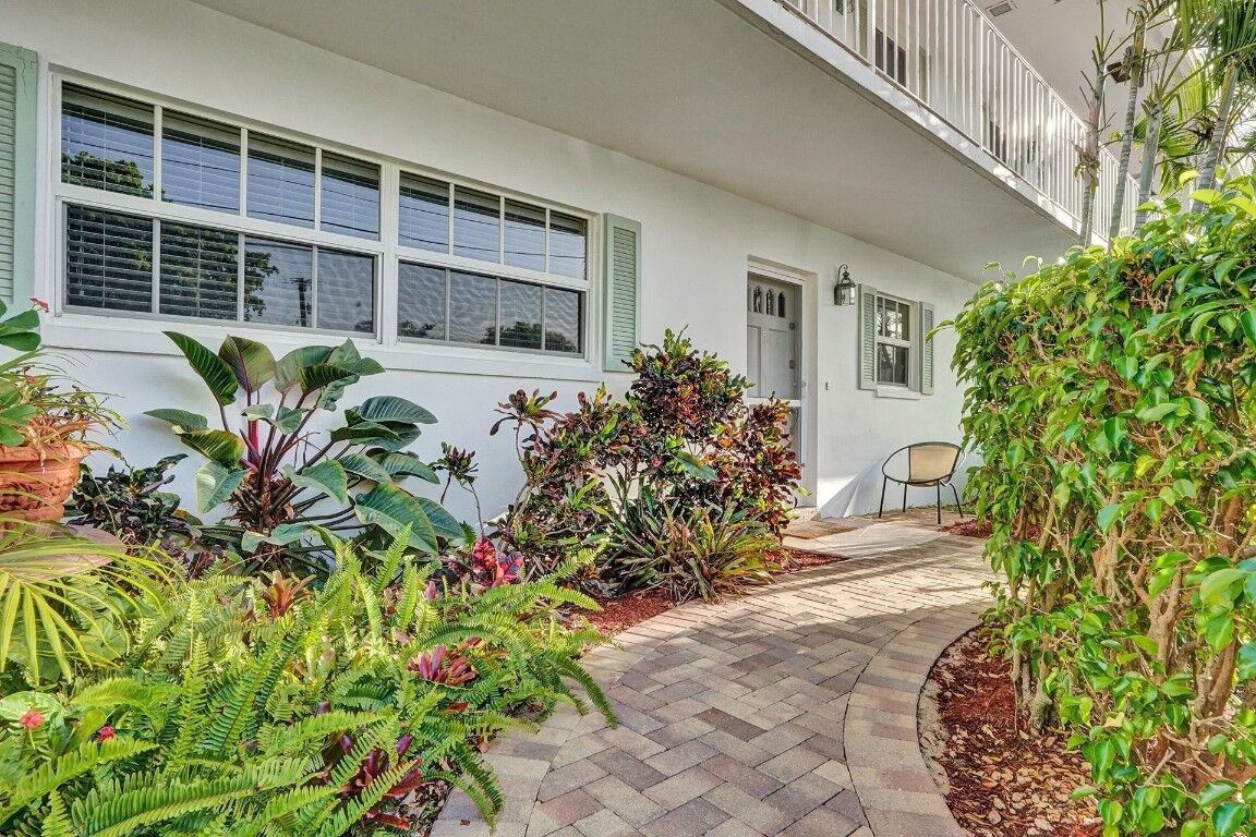 Property Photo:  2820 NE 30 5  FL 33306 