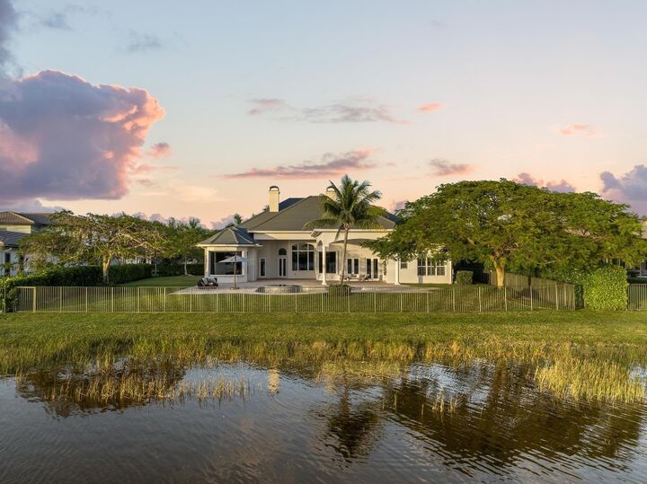 Property Photo:  3111 Lake Ridge Lane  FL 33332 