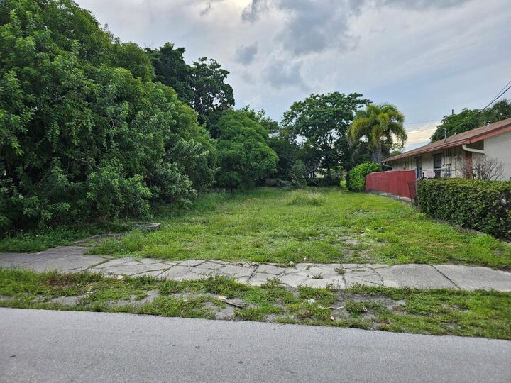 Property Photo: 265 NW 1st Avenue FL 33441