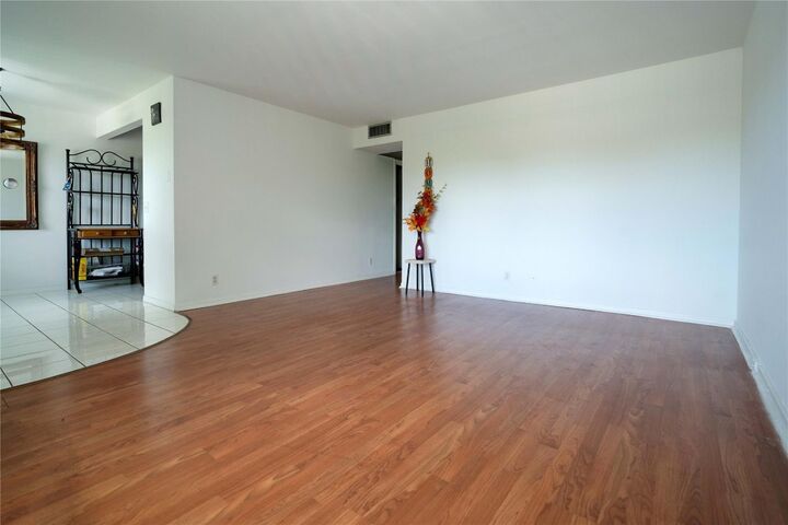 Property Photo:  300 SW 134th Way 402E  FL 33027 