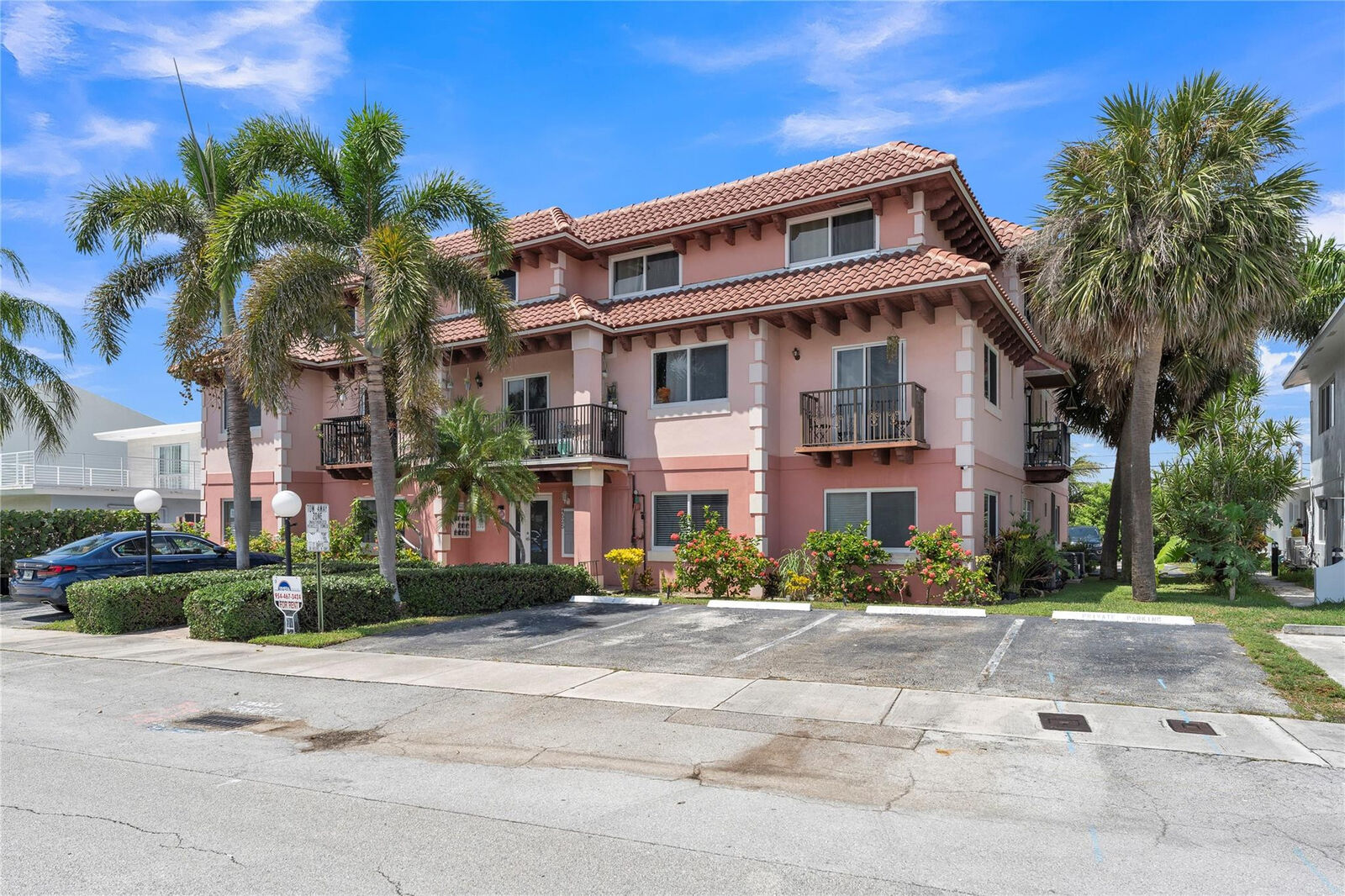 Property Photo:  4525 Poinciana Street 1  FL 33308 