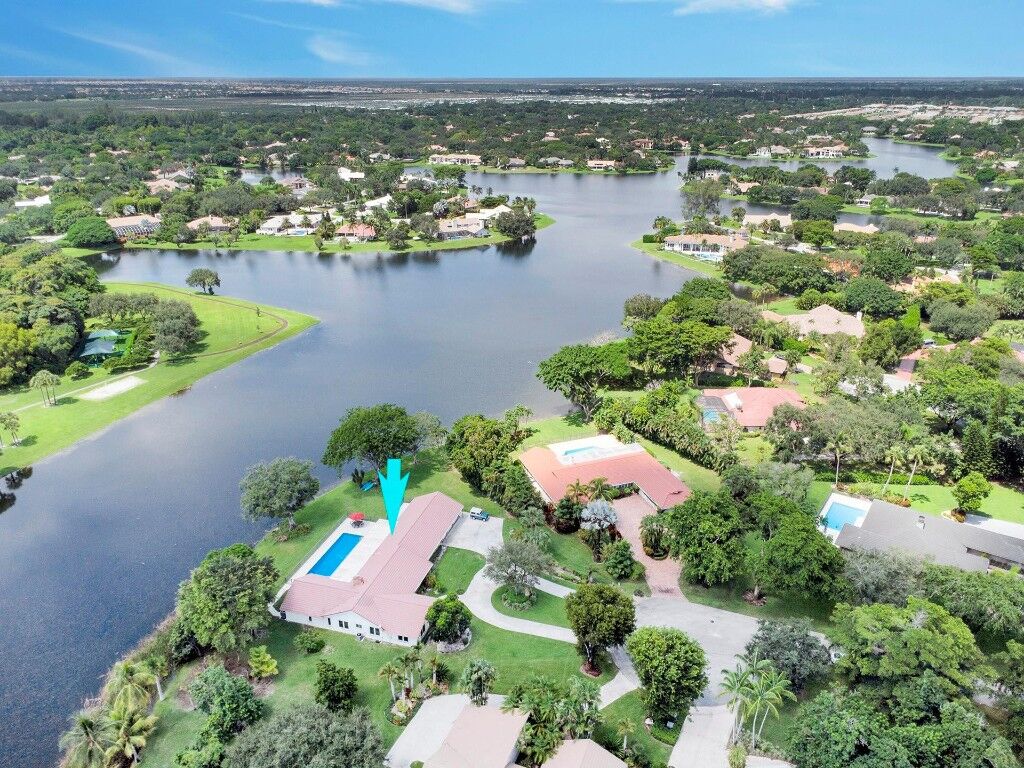 Property Photo:  7421 Annapolis Lane  FL 33067 