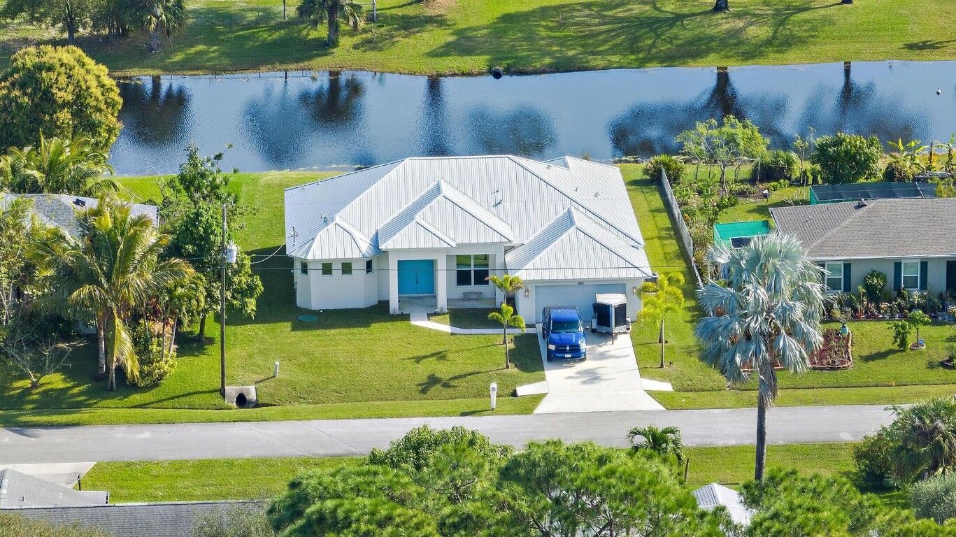 Property Photo:  1861 SE Mantua Street  FL 34952 