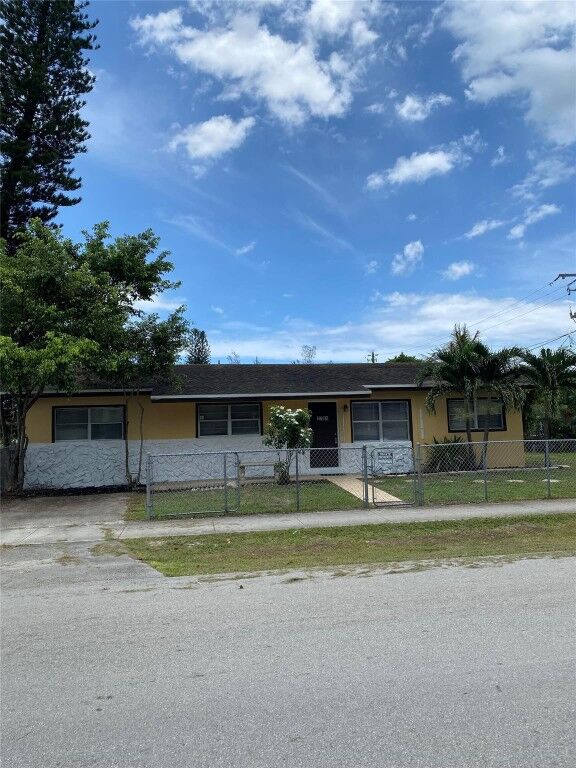 Property Photo: 2791 NW 10th Place FL 33311