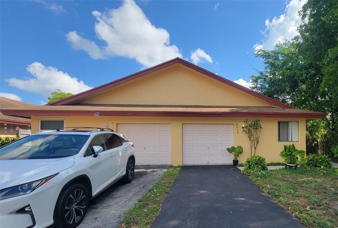 Property Photo:  6509 Harbour Road  FL 33068 