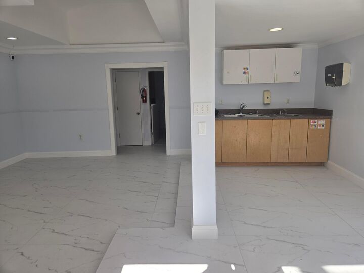 Property Photo:  1100 NE 23rd Drive  FL 33305 