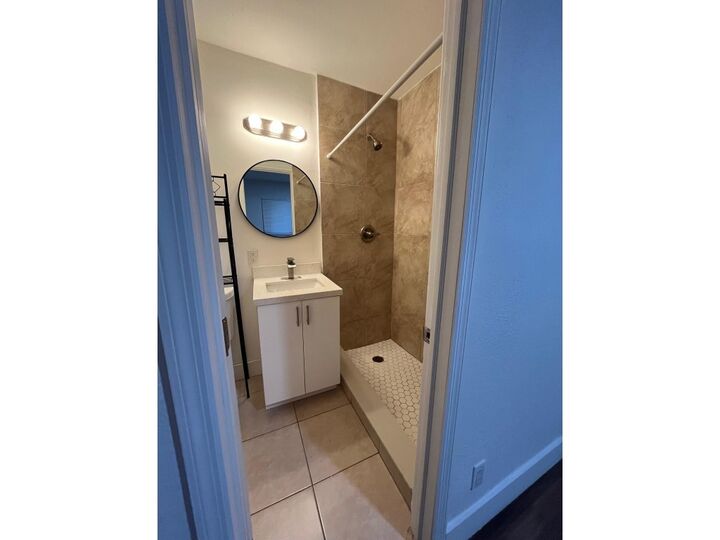 Property Photo:  2300 NW 6th Street 9  FL 33311 