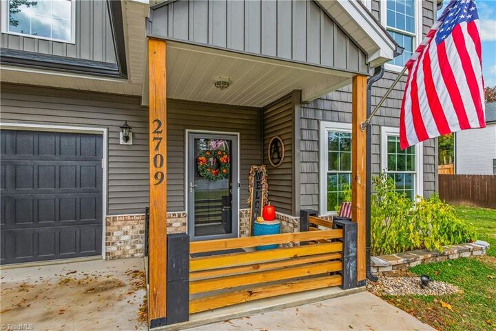 Property Photo:  2709 Farmbrook Road  NC 27103 