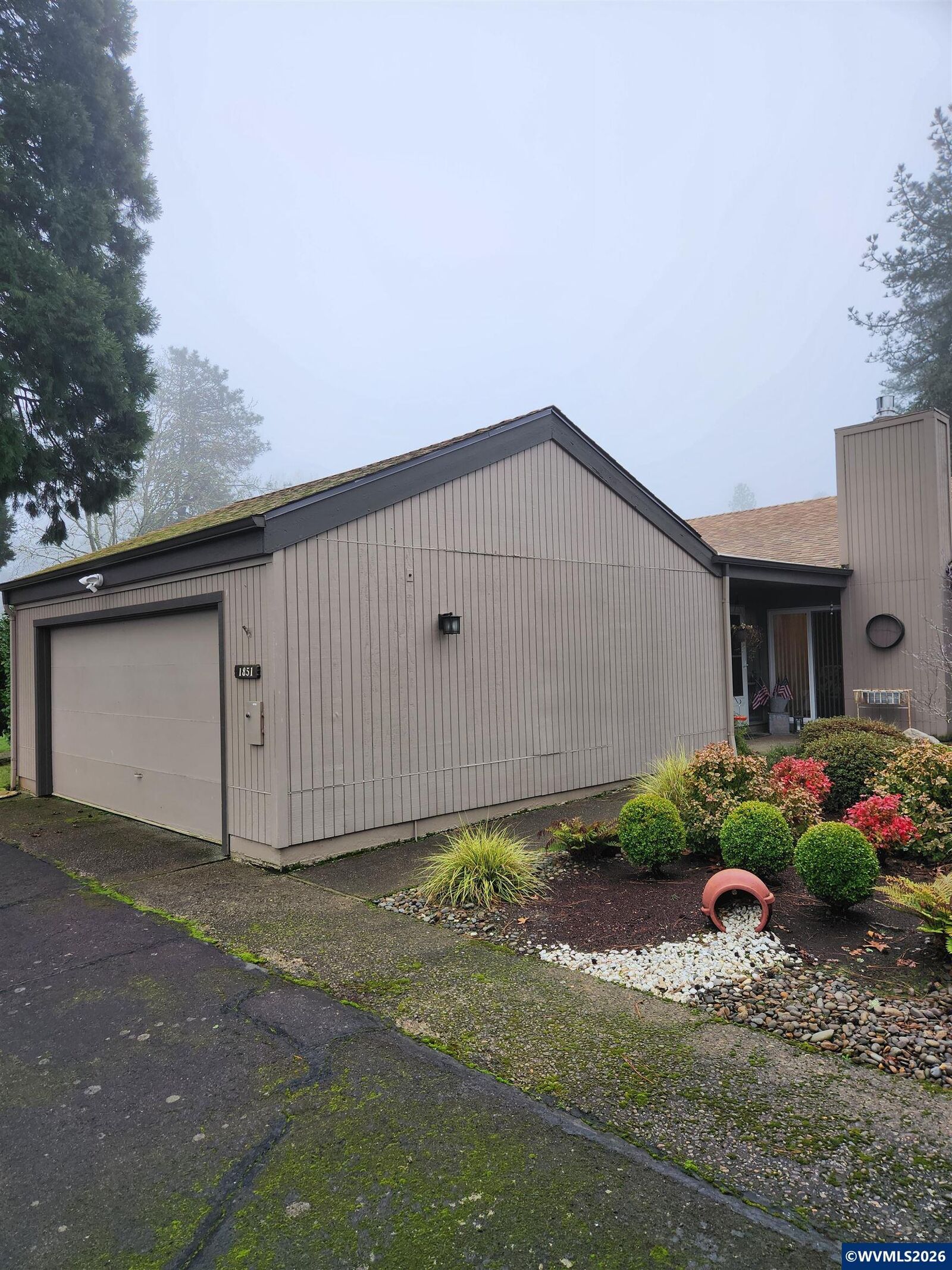 Property Photo: 1851 Lexington Cir SE OR 97306