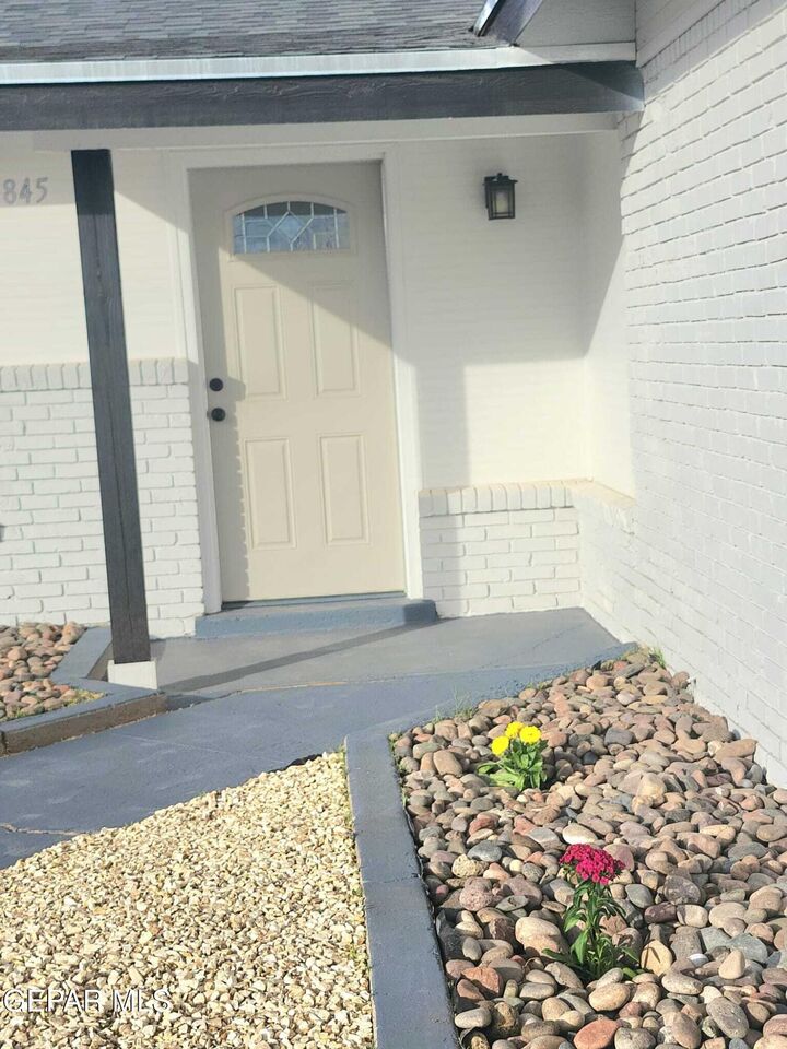 Property Photo:  5845 Threadgill Avenue  TX 79924 