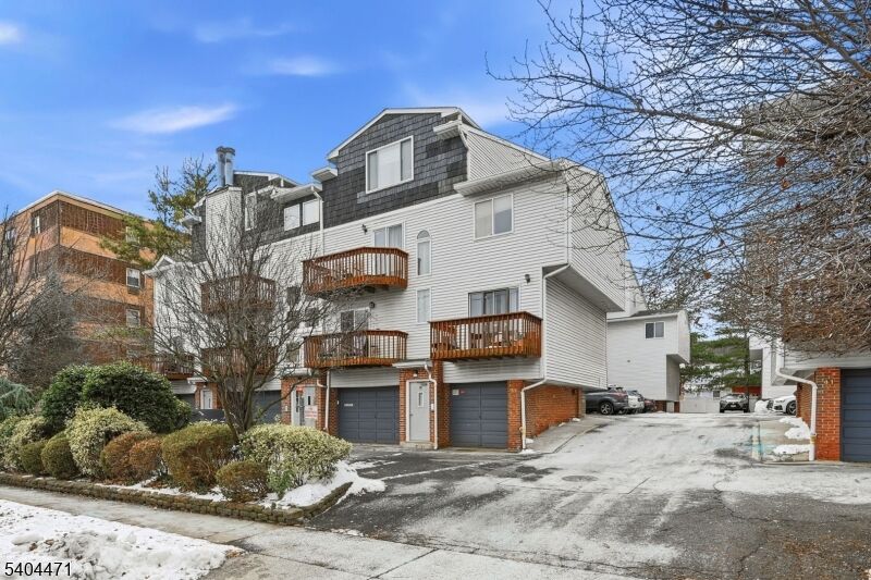 Property Photo:  31 Fairmount Ave  NJ 07601 