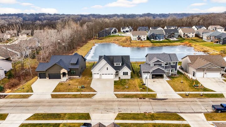 Property Photo:  930 Wolf Creek Drive  IA 50226 