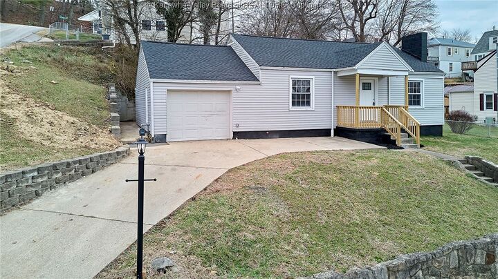 Property Photo:  810 Hillsdale Drive  WV 25302 