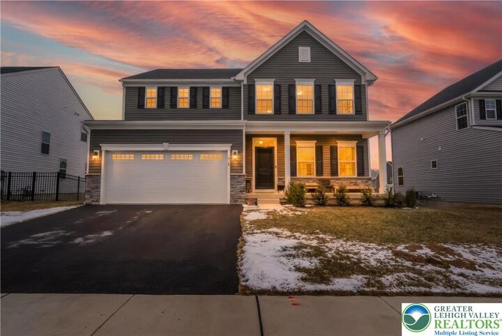 Property Photo:  820 Hendon Lane  PA 18032 