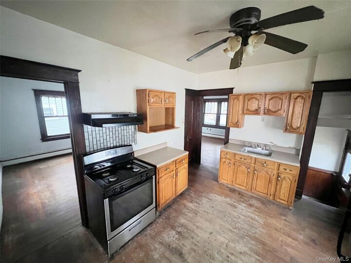 Property Photo:  44 S Grand Avenue  NY 12603 