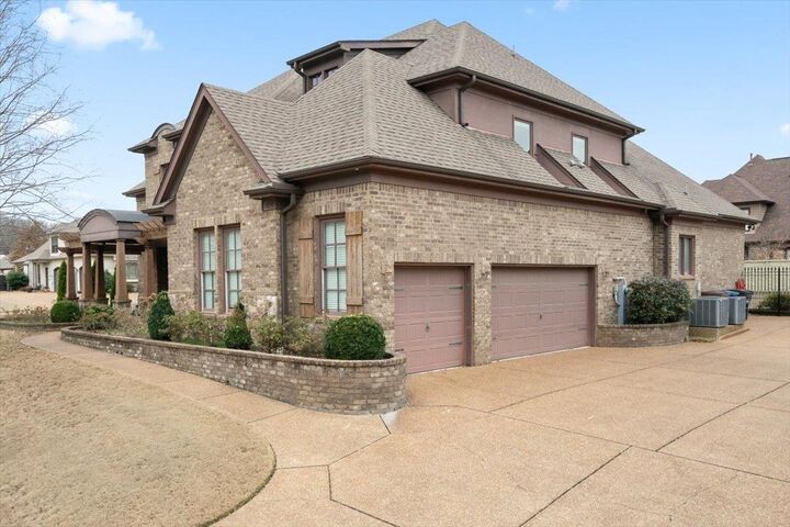 Property Photo: 10176 Oak Levee Dr TN 38002