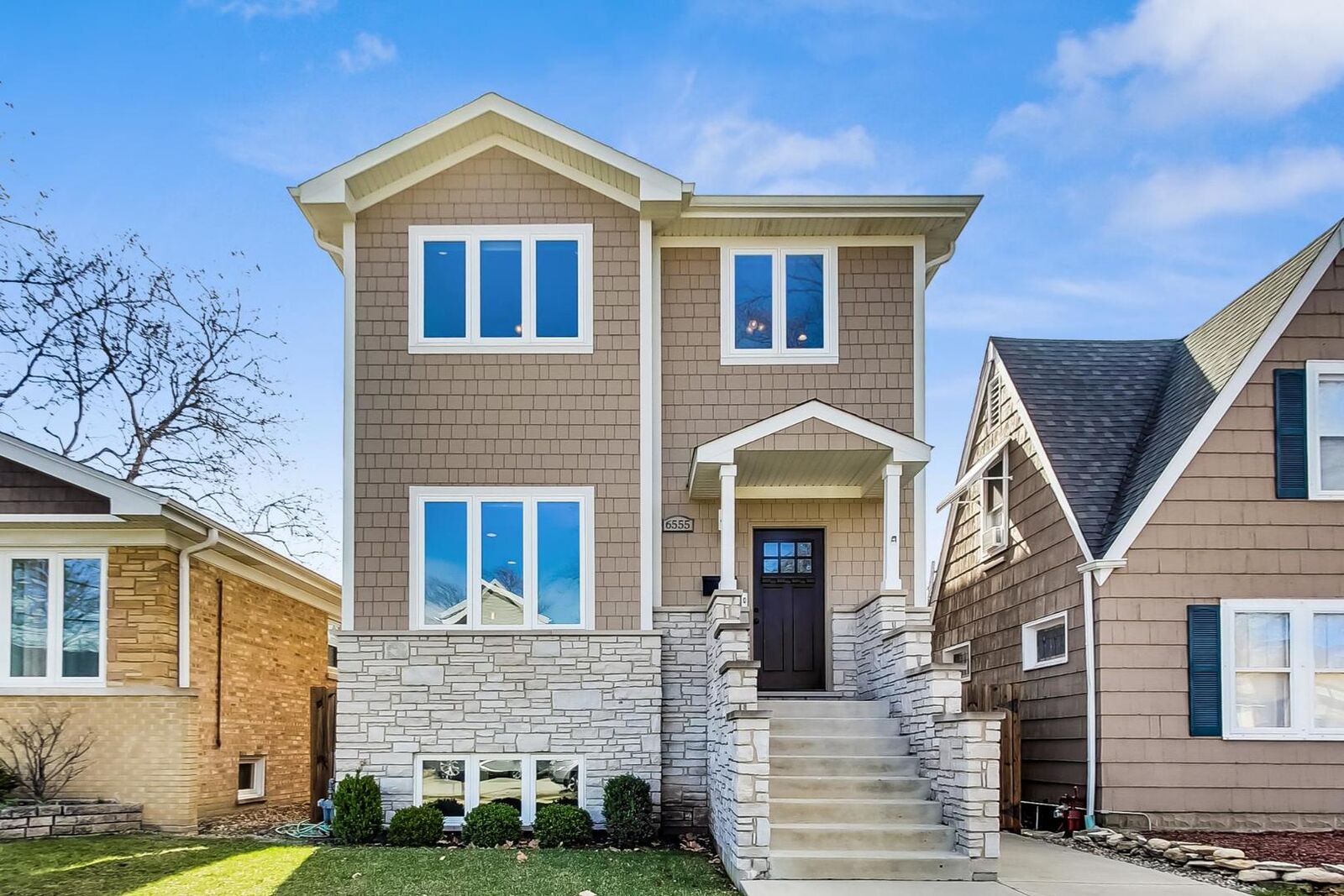 Property Photo:  6555 N Oxford Avenue  IL 60631 