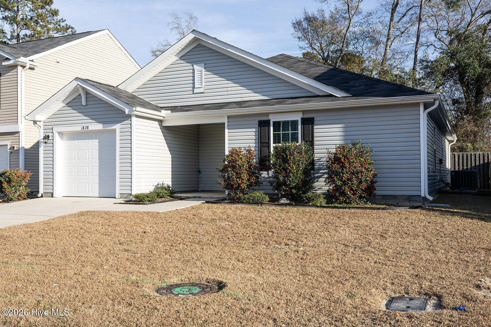 Property Photo:  1828 Simonton Drive  NC 28405 