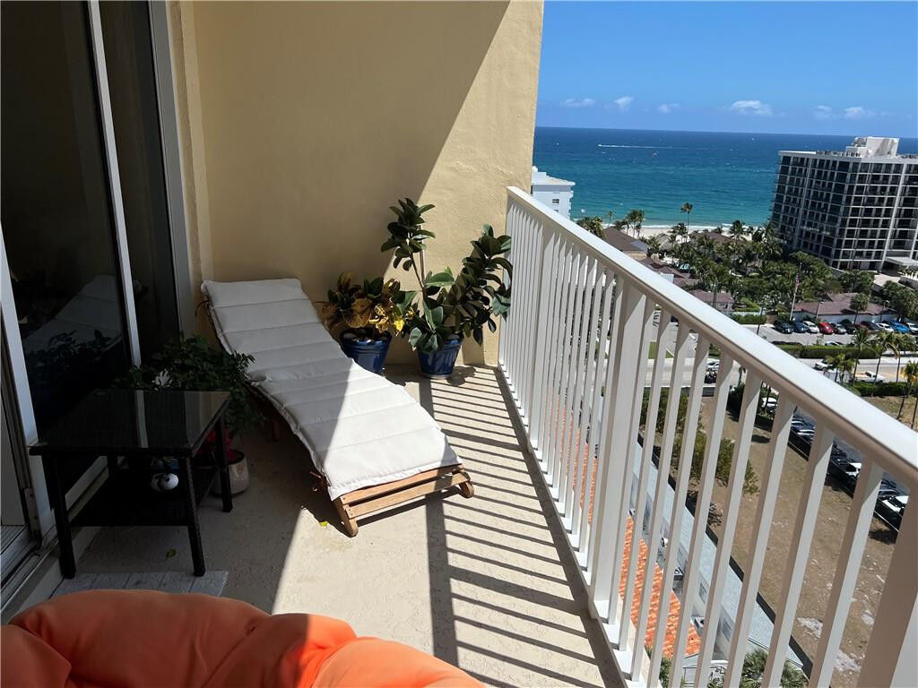 Property Photo:  1200 E Hibiscus Avenue 1706  FL 33062 