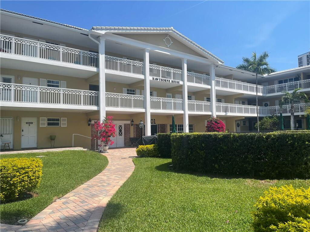 Property Photo:  3201 NE 29th Street 308  FL 33308 