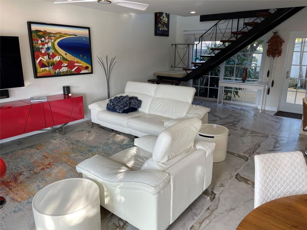 Property Photo:  18 Middlesex Drive  FL 33305 