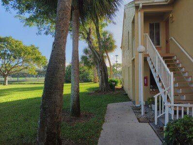 Property Photo:  1055 Coral Club Drive .  FL 33071 
