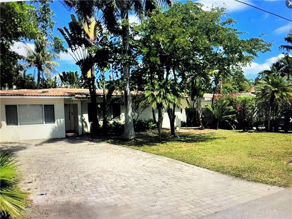 Property Photo:  1327 NE 14th Street  FL 33304 