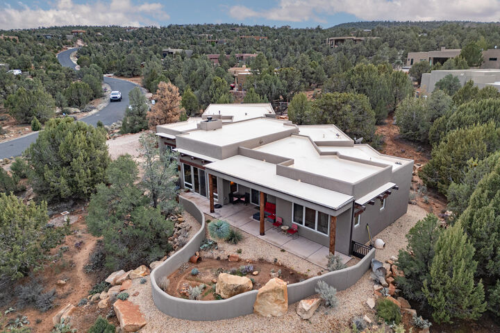 Property Photo:  731 N Rock Garden Ln  UT 84783 