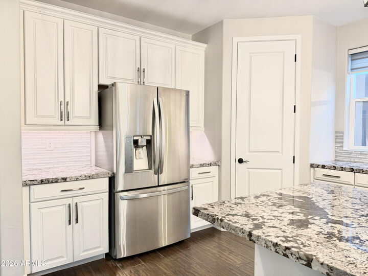 Property Photo:  1732 W Myrna Lane  AZ 85284 